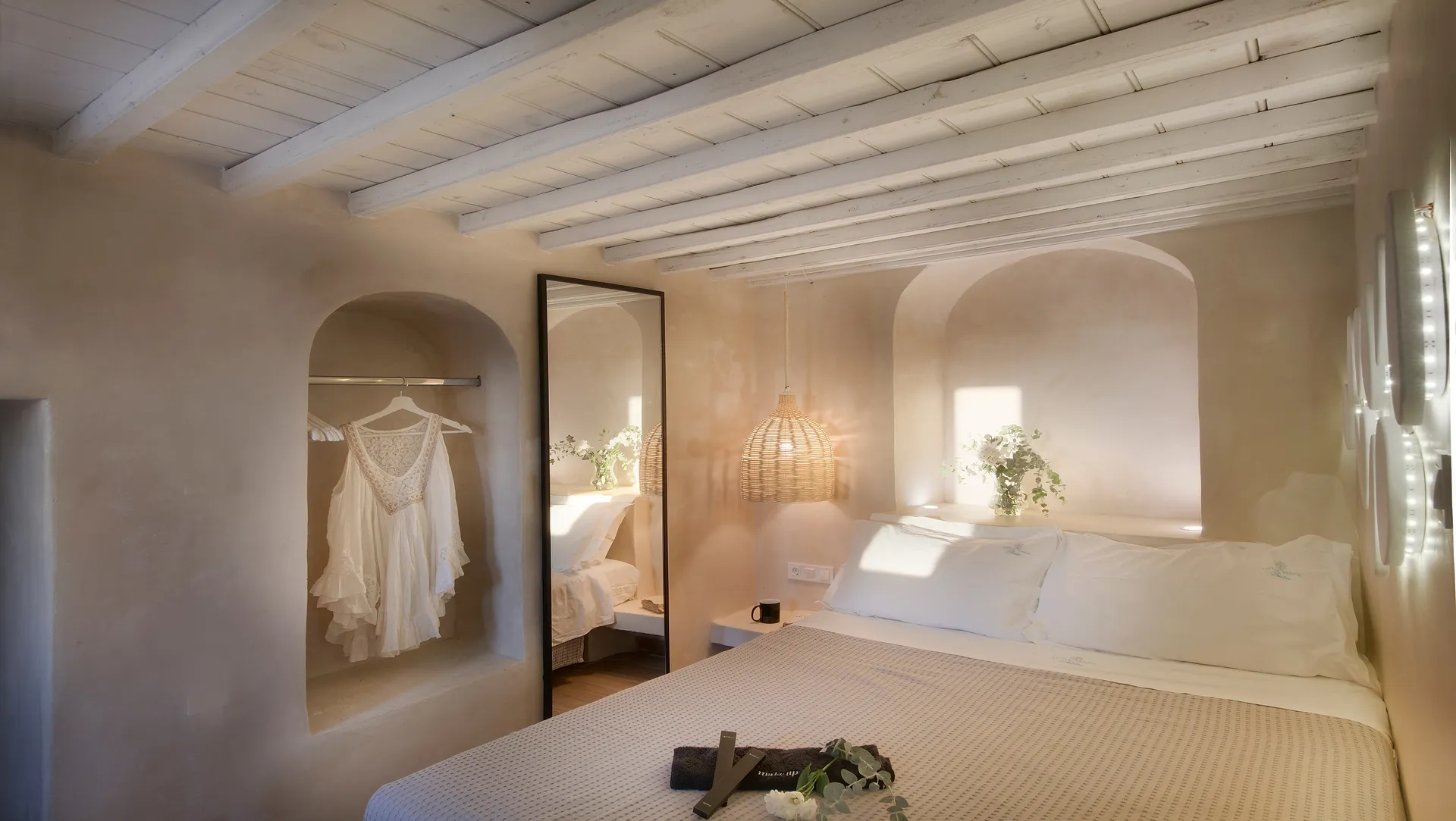 Maisonette with Outdoor Hot Tub and Windmill View - Image 7