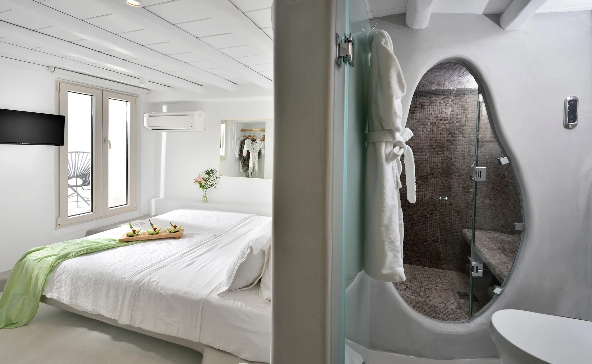 Little Venice Villa with Outdoor Jacuzzi - Image 9